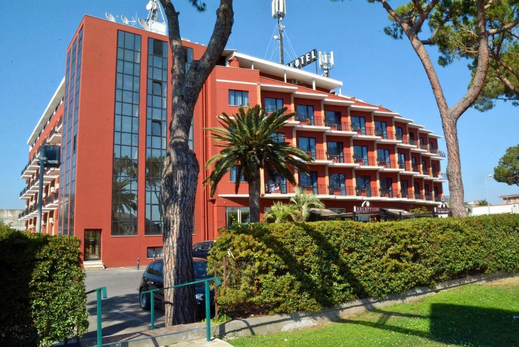 Park Hotel Латина Екстер'єр фото