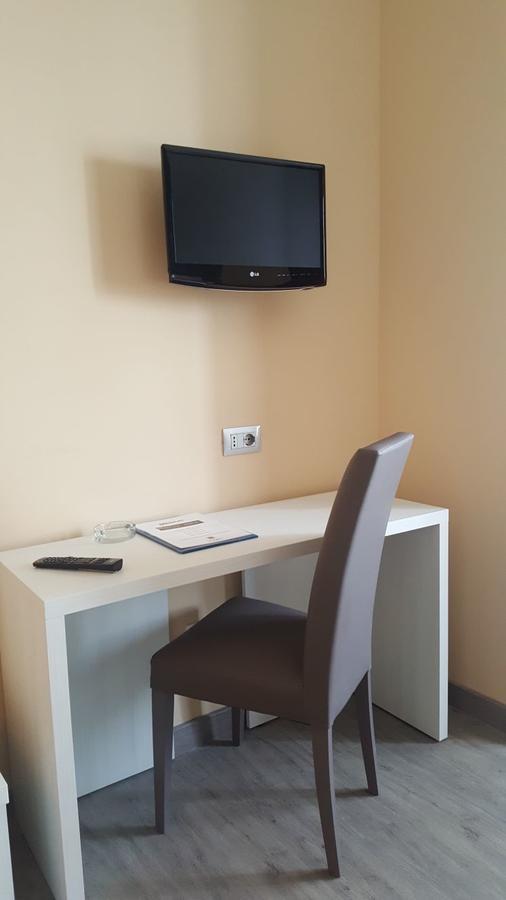 Park Hotel Латина Екстер'єр фото