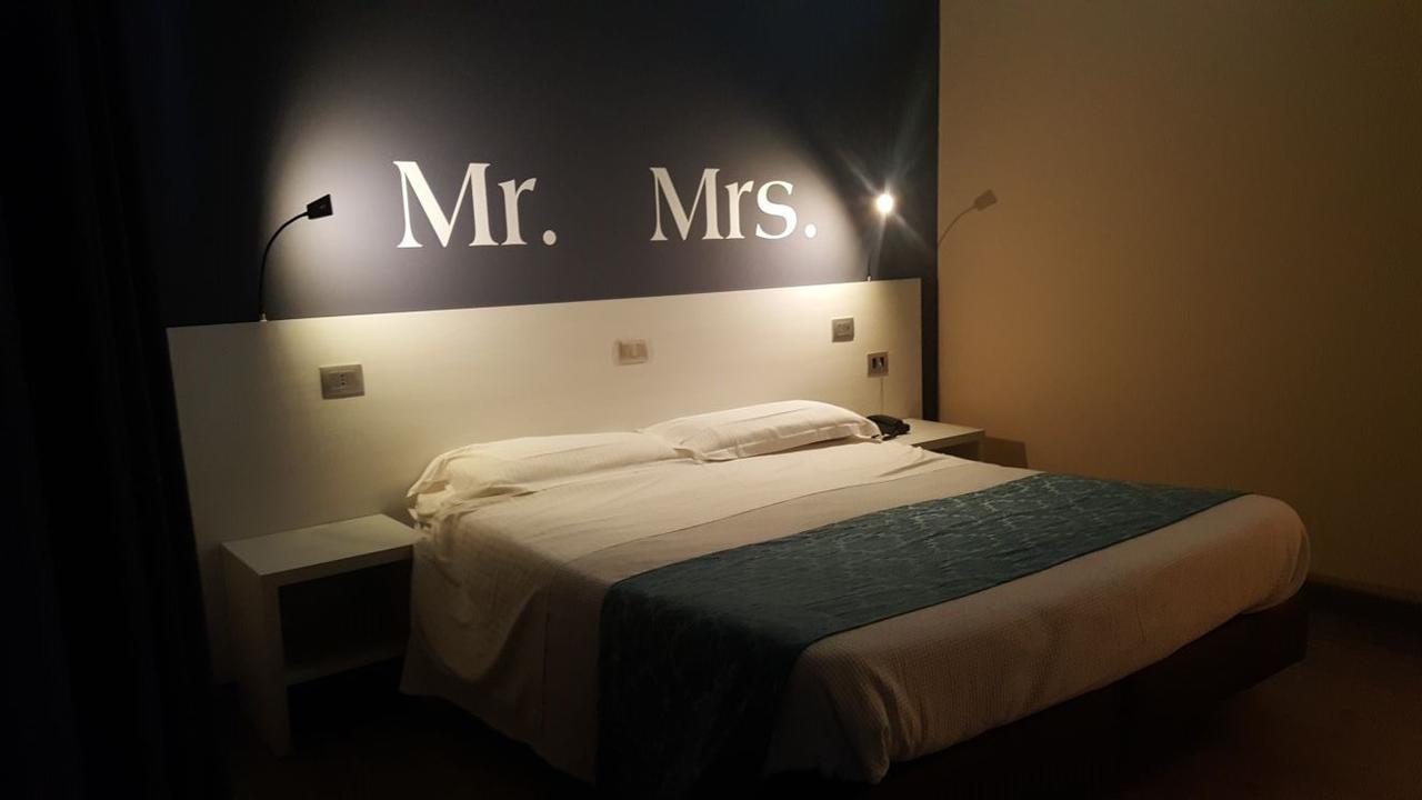 Park Hotel Латина Екстер'єр фото